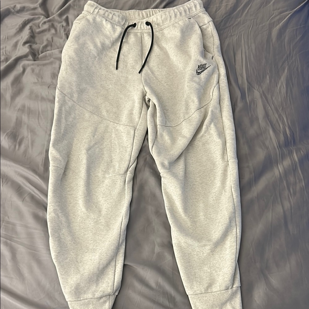White nike tech pants, basically new